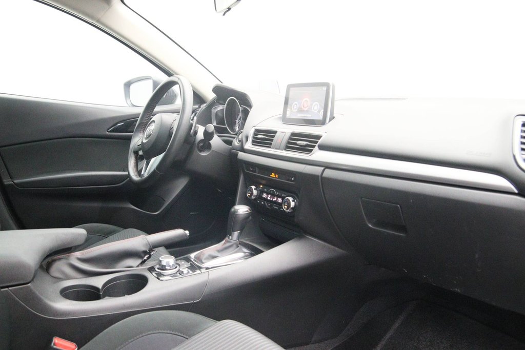 2015 Mazda 3 GT in Chicoutimi, Quebec - 17 - w1024h768px