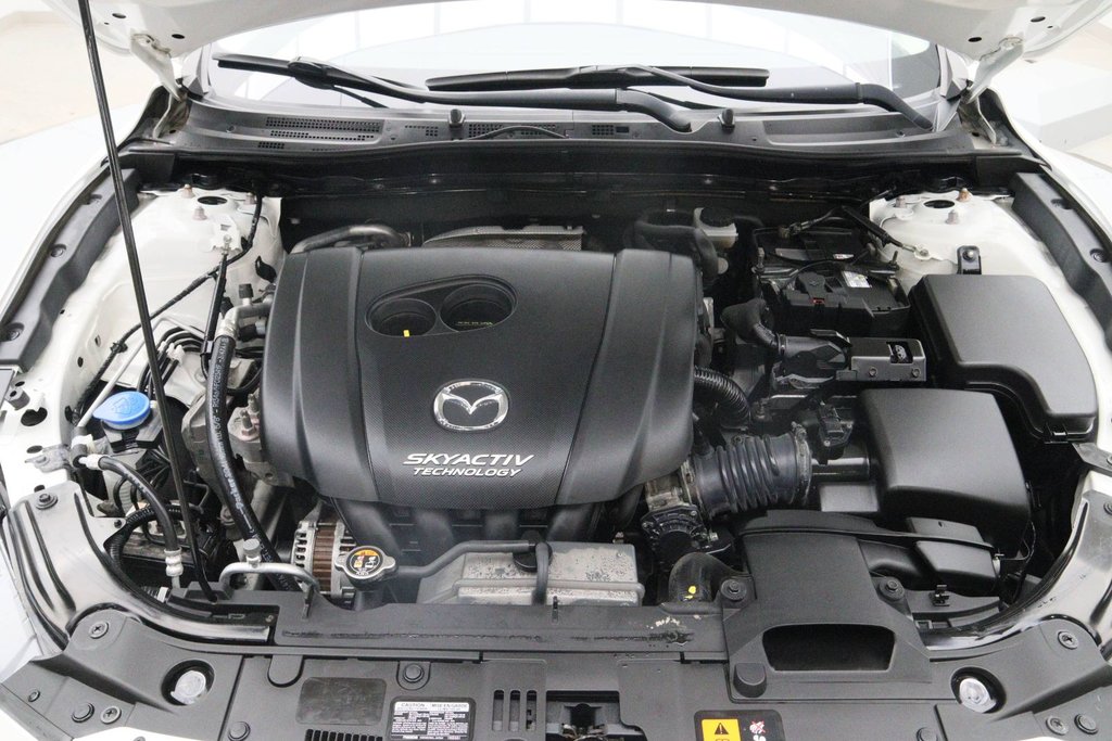 2018 Mazda 3 in Sept-Îles, Quebec - 18 - w1024h768px