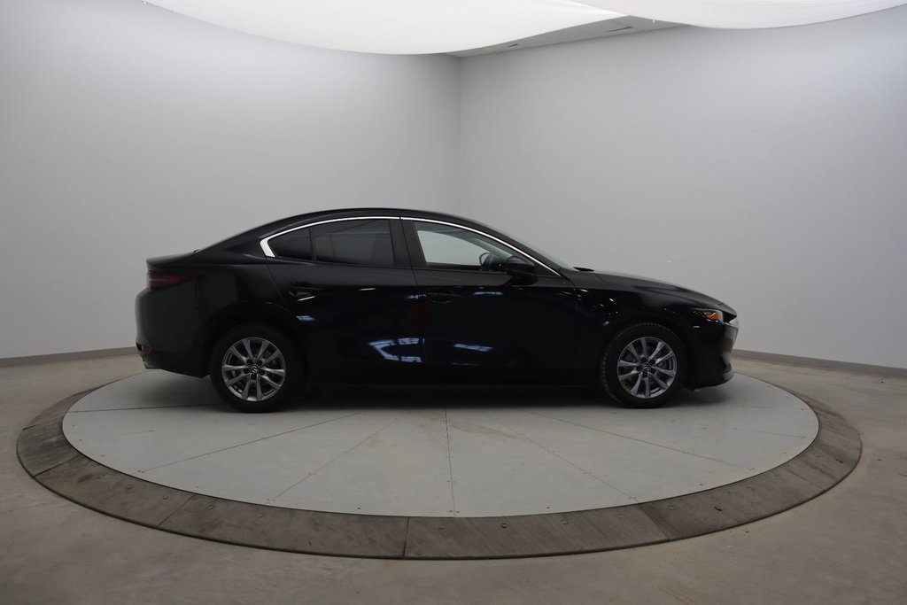Mazda 3  2020 à Jonquière, Québec - 3 - w1024h768px
