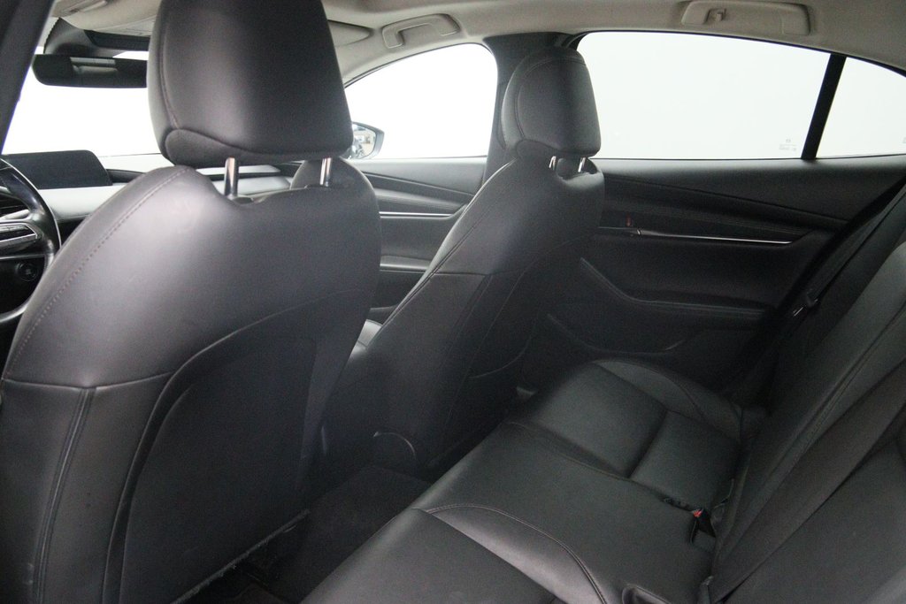 Mazda 3  2020 à Jonquière, Québec - 8 - w1024h768px