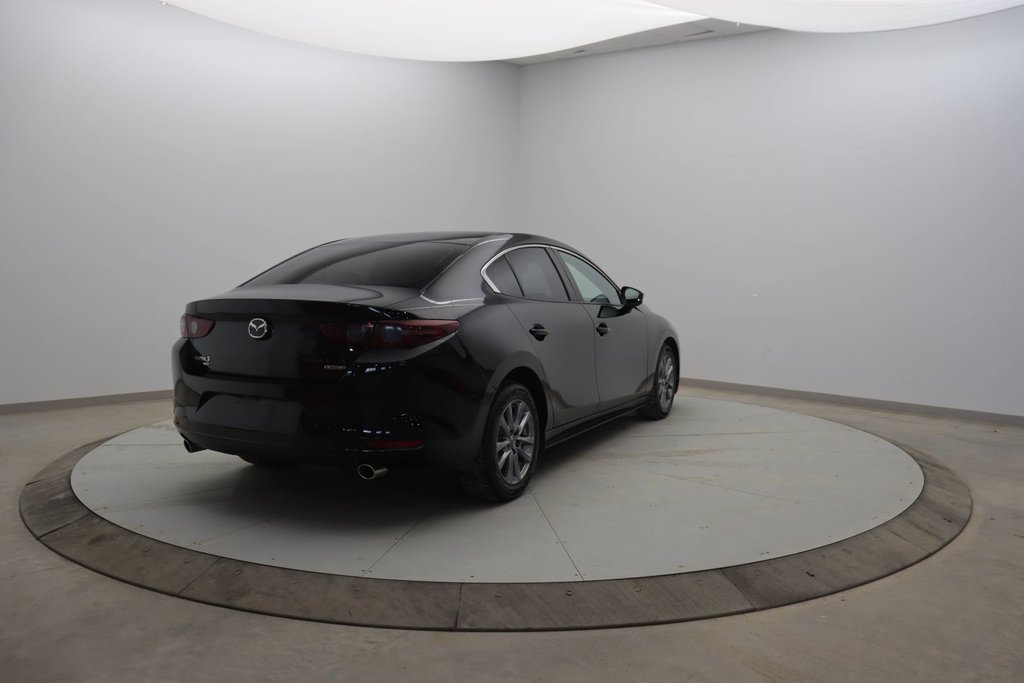 Mazda 3  2020 à Jonquière, Québec - 4 - w1024h768px