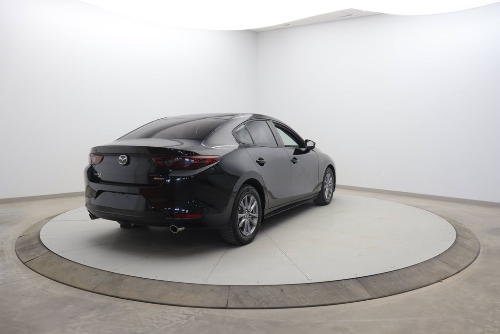 2020 Mazda 3 in Baie-Comeau, Quebec - 4 - w1024h768px