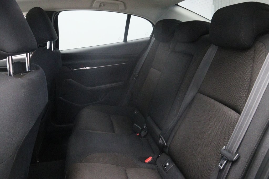 2020 Mazda 3 in Baie-Comeau, Quebec - 9 - w1024h768px