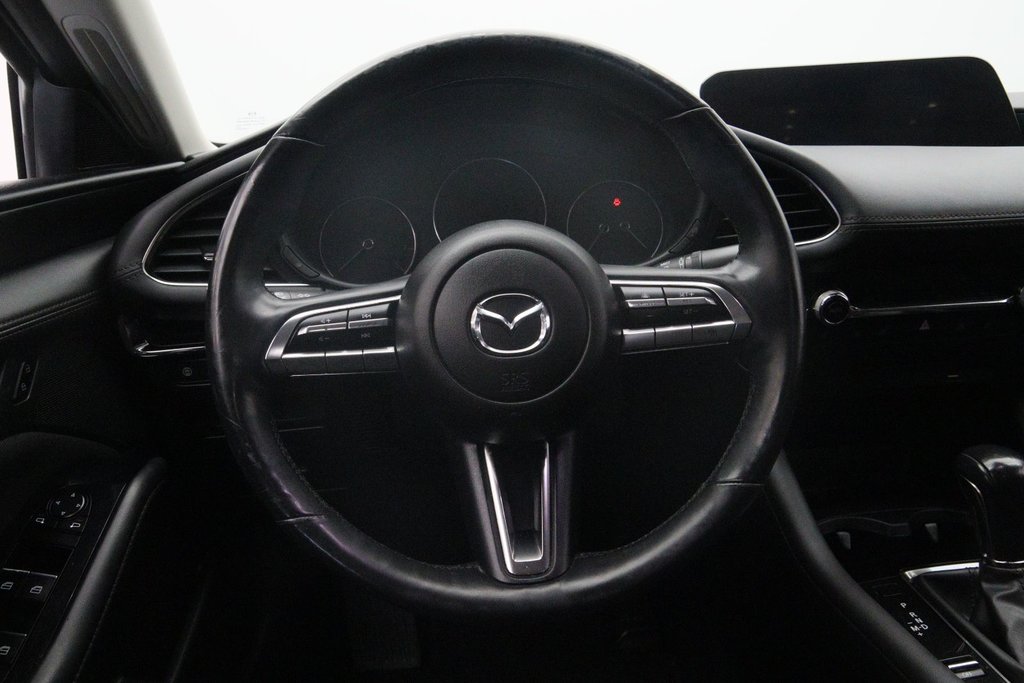 2020 Mazda 3 in Baie-Comeau, Quebec - 11 - w1024h768px