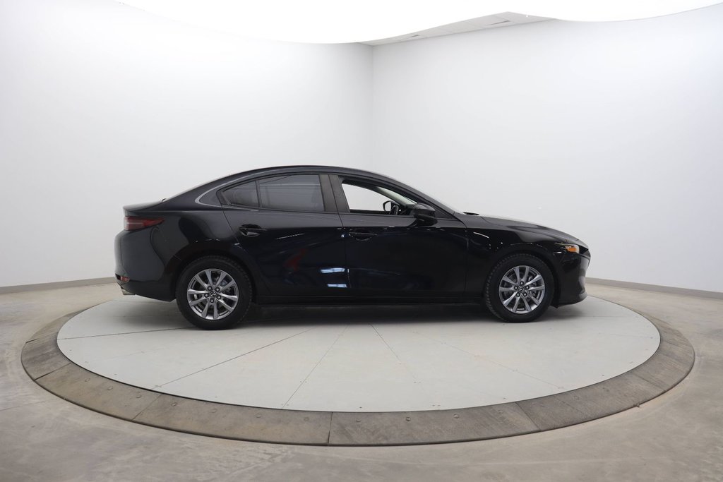 2020 Mazda 3 in Baie-Comeau, Quebec - 3 - w1024h768px
