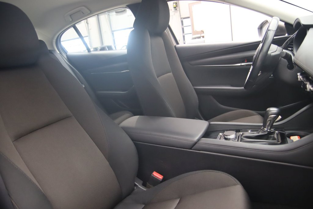 Mazda 3  2020 à Sept-Îles, Québec - 15 - w1024h768px