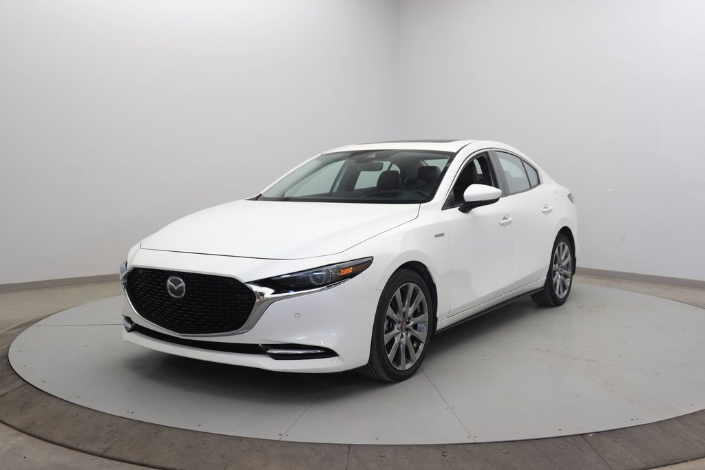 Mazda 3  2021 à Baie-Comeau, Québec - 1 - w1024h768px