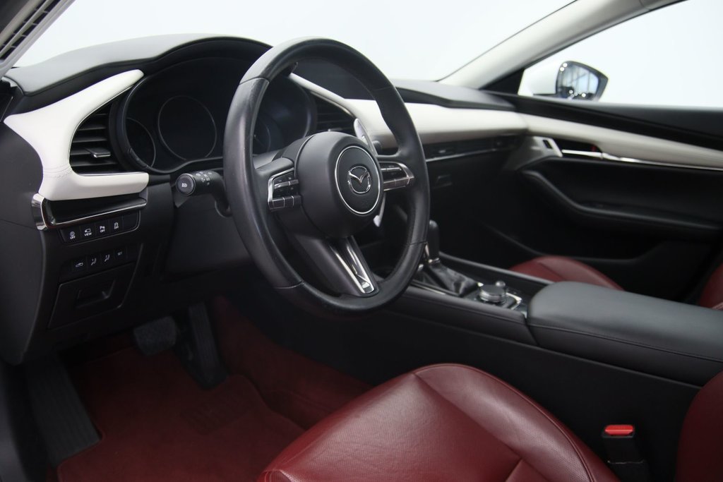 Mazda 3  2021 à Baie-Comeau, Québec - 6 - w1024h768px