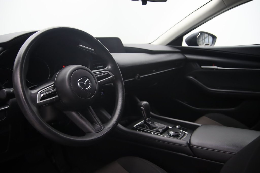 2021 Mazda 3 GX in Chicoutimi, Quebec - 6 - w1024h768px