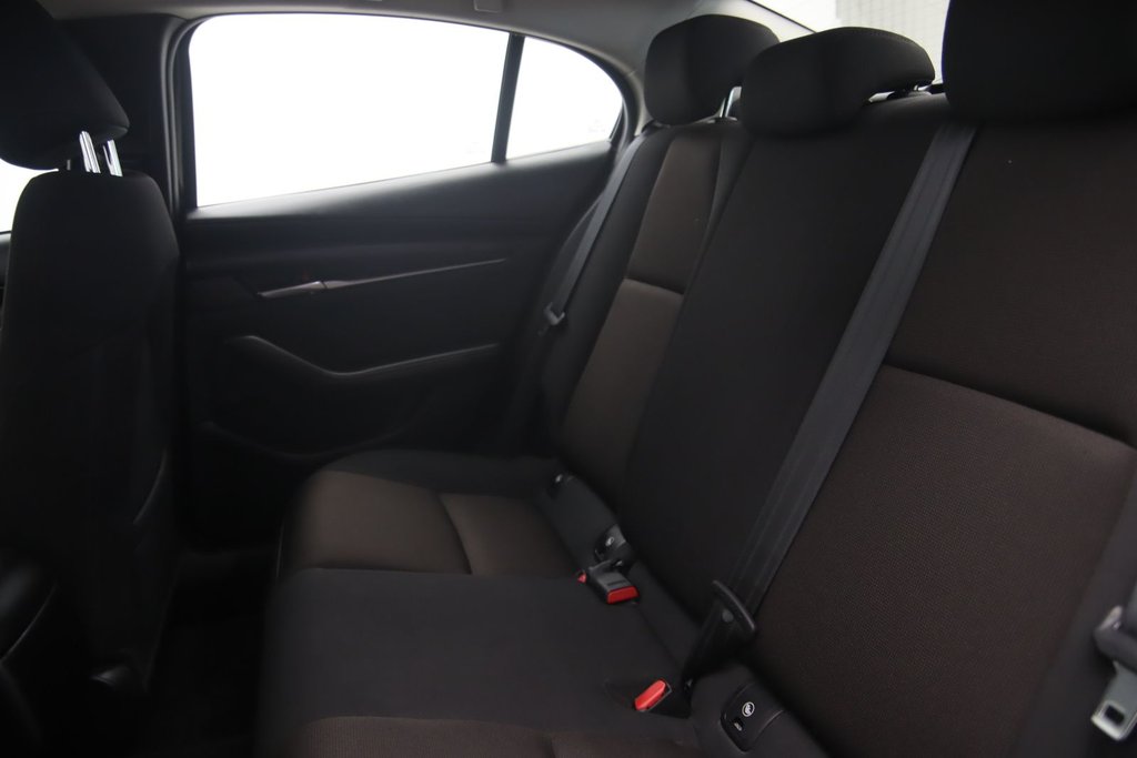 2021 Mazda 3 GX in Chicoutimi, Quebec - 9 - w1024h768px