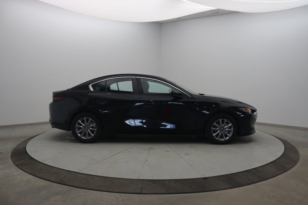 2021 Mazda 3 GX in Chicoutimi, Quebec - 3 - w1024h768px