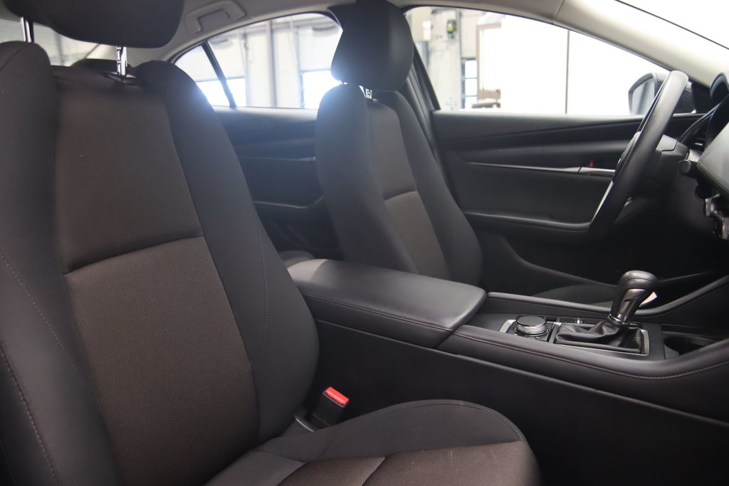 2021 Mazda 3 GX in Chicoutimi, Quebec - 15 - w1024h768px