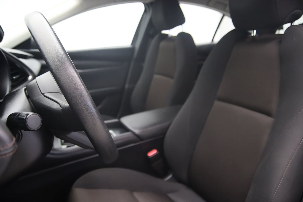 2021 Mazda 3 GX in Chicoutimi, Quebec - 7 - w1024h768px