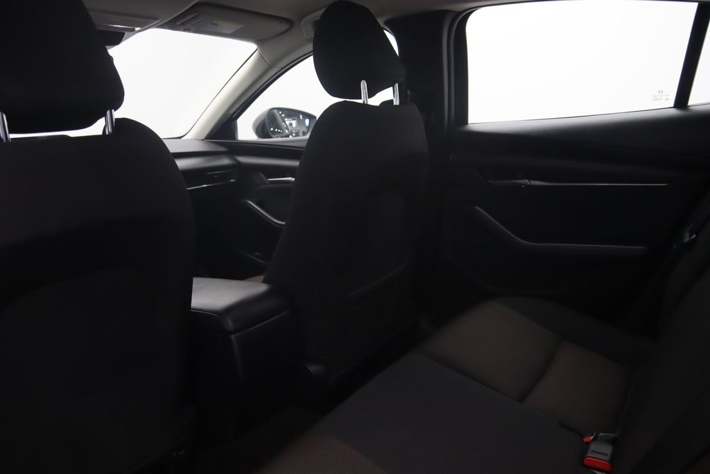 2021 Mazda 3 GX in Chicoutimi, Quebec - 8 - w1024h768px