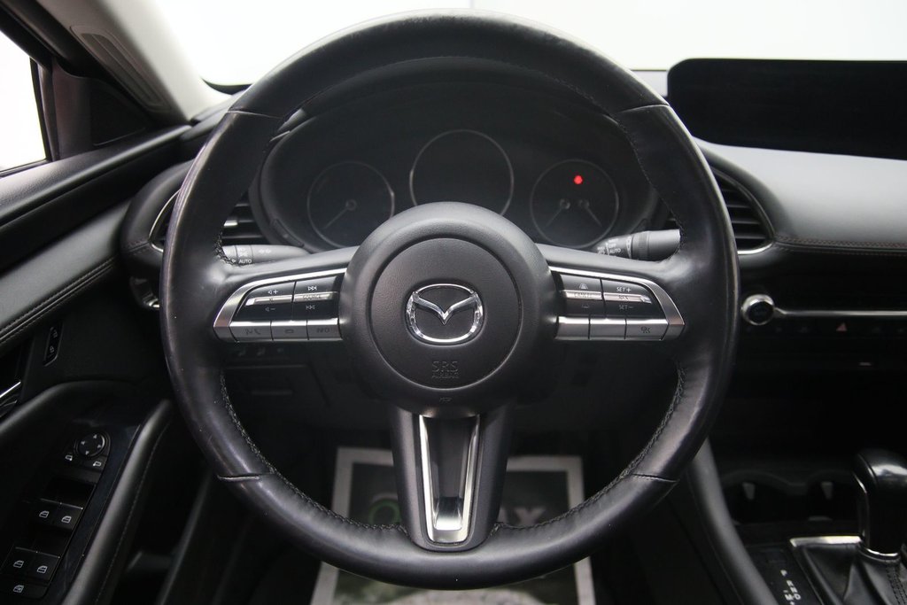 2021 Mazda 3 GS LUXE in Chicoutimi, Quebec - 10 - w1024h768px