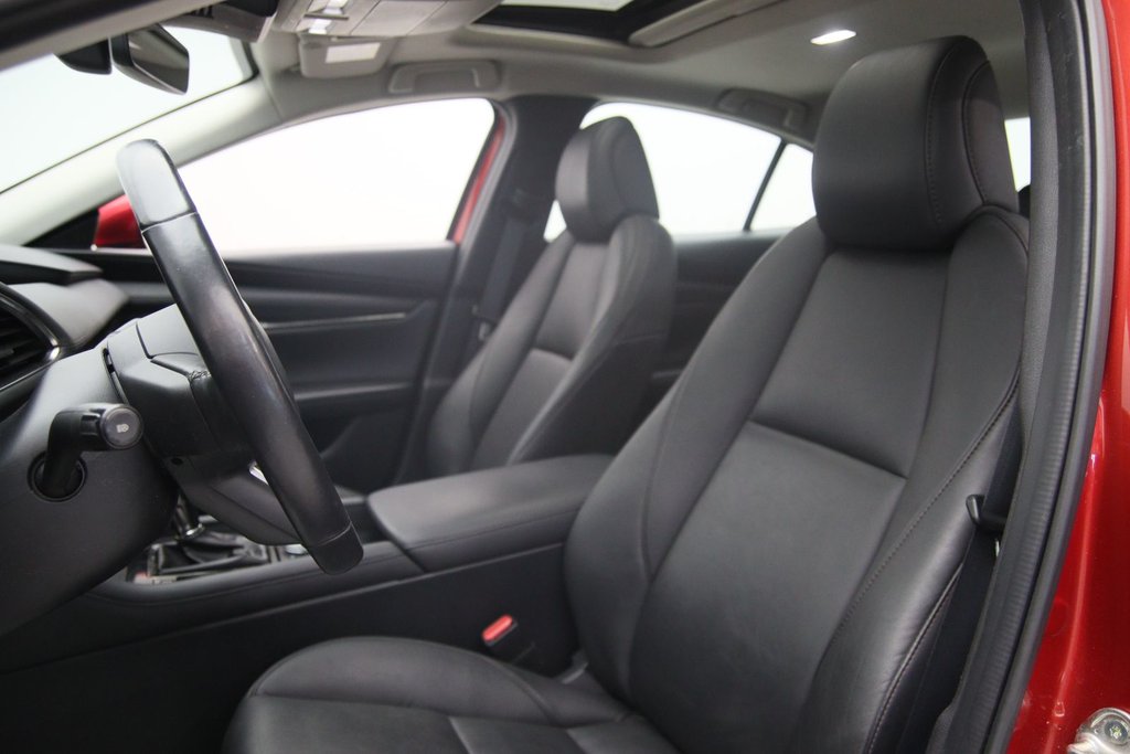 2021 Mazda 3 GS LUXE in Chicoutimi, Quebec - 5 - w1024h768px