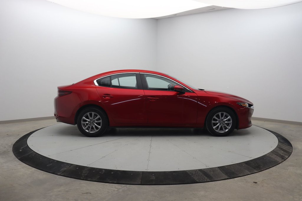 2021 Mazda 3 GS LUXE in Chicoutimi, Quebec - 2 - w1024h768px