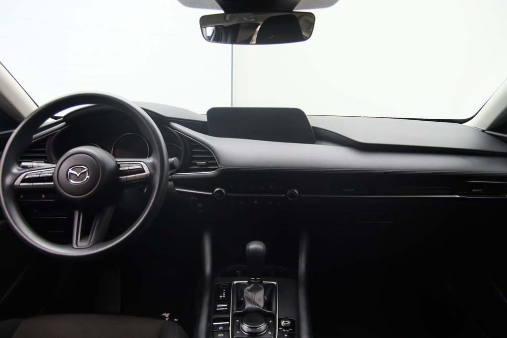 Mazda 3  2022 à Jonquière, Québec - 10 - w1024h768px