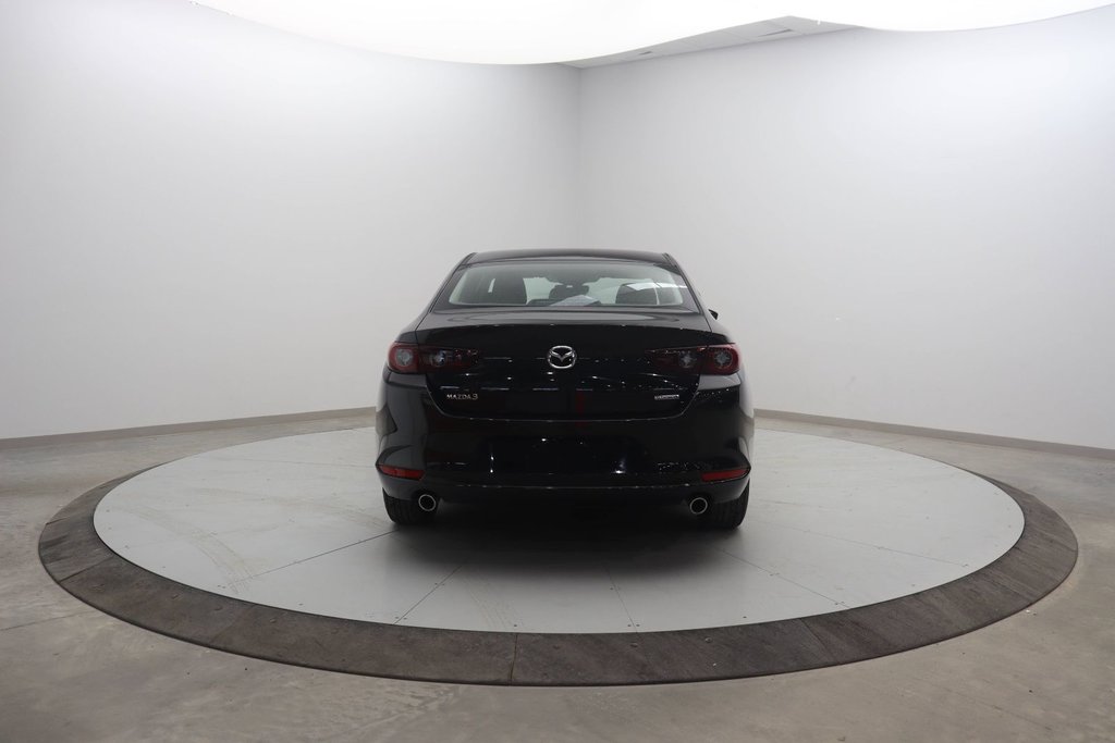Mazda 3  2022 à Jonquière, Québec - 5 - w1024h768px