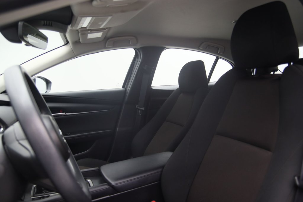 Mazda 3  2022 à Jonquière, Québec - 7 - w1024h768px