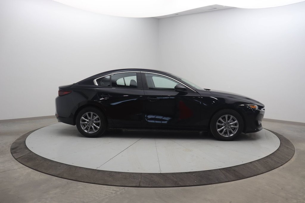 Mazda 3  2022 à Jonquière, Québec - 3 - w1024h768px
