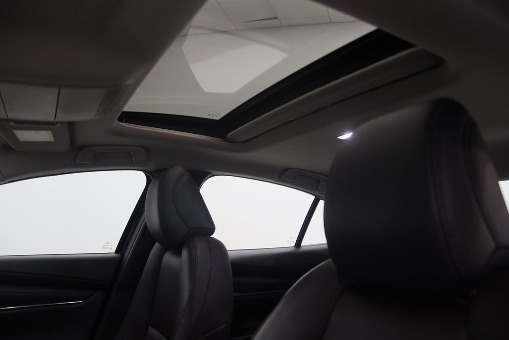 2022 Mazda 3 in Baie-Comeau, Quebec - 8 - w1024h768px