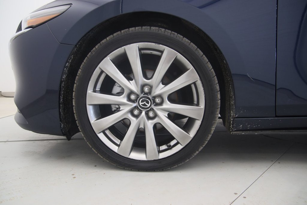 2022 Mazda 3 in Baie-Comeau, Quebec - 19 - w1024h768px