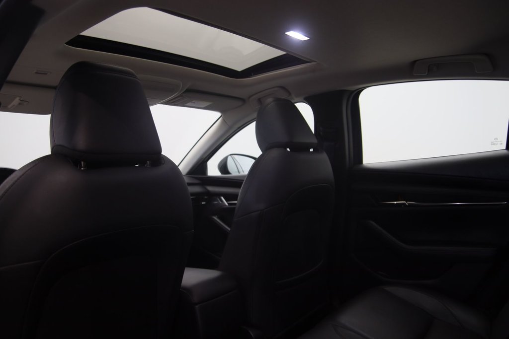 2022 Mazda 3 in Baie-Comeau, Quebec - 9 - w1024h768px