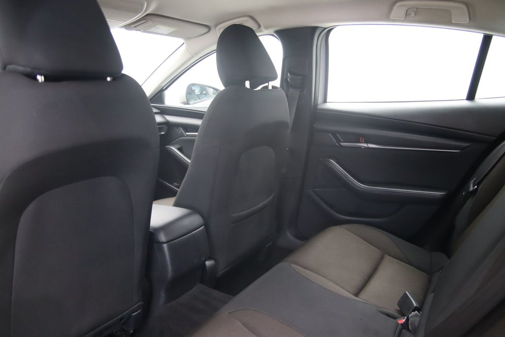 Mazda 3  2022 à Jonquière, Québec - 8 - w1024h768px