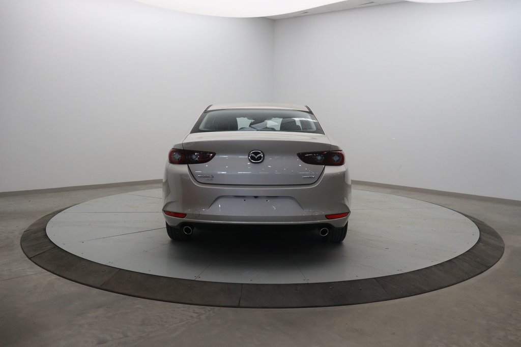 Mazda 3  2022 à Jonquière, Québec - 5 - w1024h768px