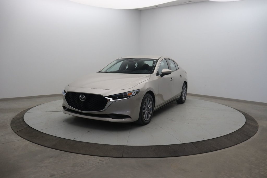 Mazda 3  2022 à Jonquière, Québec - 1 - w1024h768px