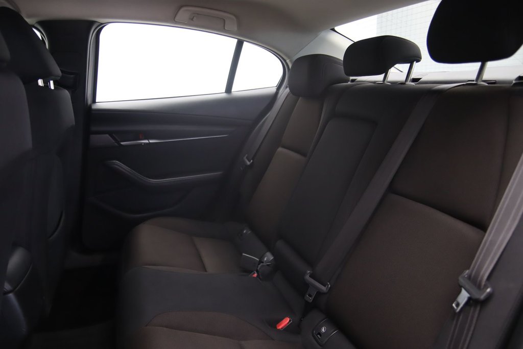 Mazda 3  2022 à Jonquière, Québec - 9 - w1024h768px