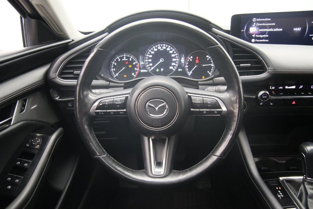 2024 Mazda 3 in Jonquière, Quebec - 8 - w1024h768px
