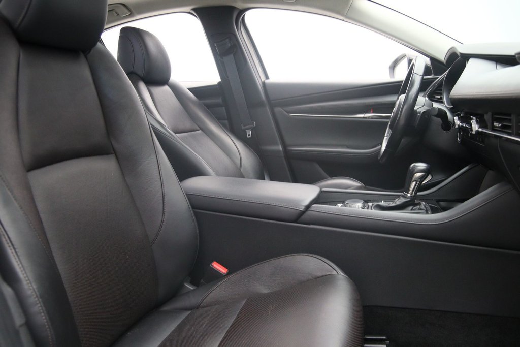 2024 Mazda 3 in Jonquière, Quebec - 12 - w1024h768px