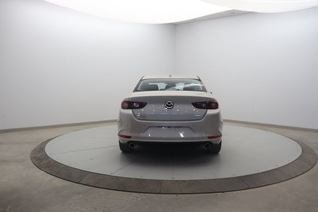 2024 Mazda 3 in Jonquière, Quebec - 3 - w1024h768px
