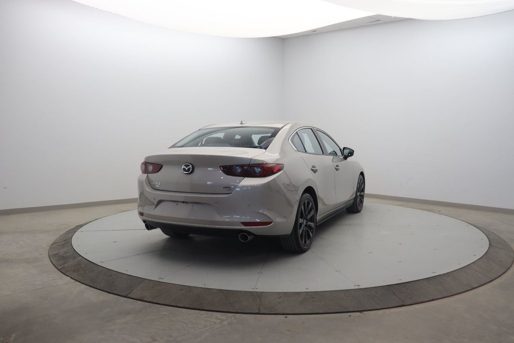 2024 Mazda 3 in Jonquière, Quebec - 2 - w1024h768px