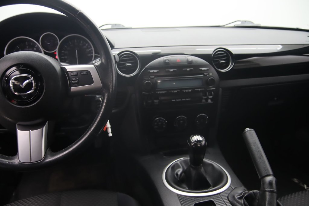 2008 Mazda MX-5 GX in Chicoutimi, Quebec - 8 - w1024h768px