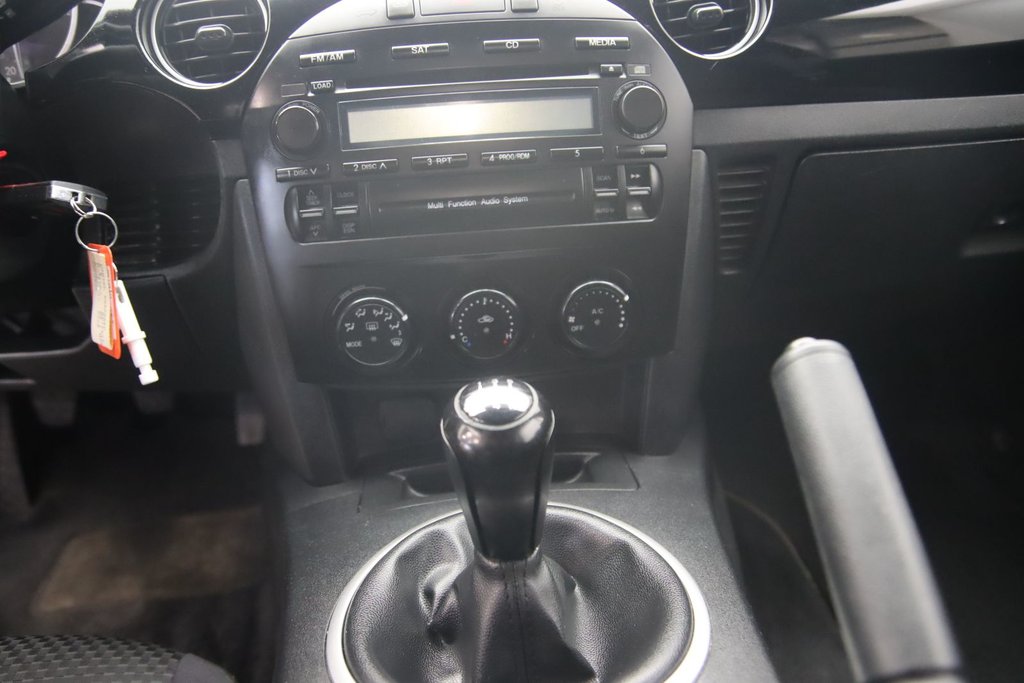 2008 Mazda MX-5 GX in Chicoutimi, Quebec - 11 - w1024h768px