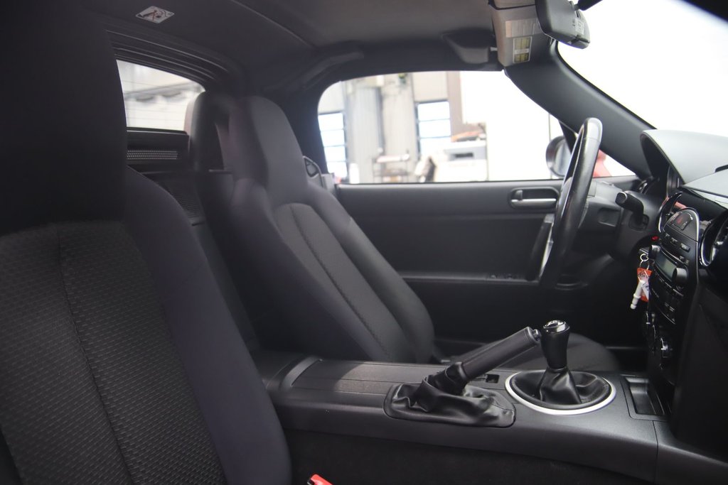 2008 Mazda MX-5 GX in Chicoutimi, Quebec - 12 - w1024h768px