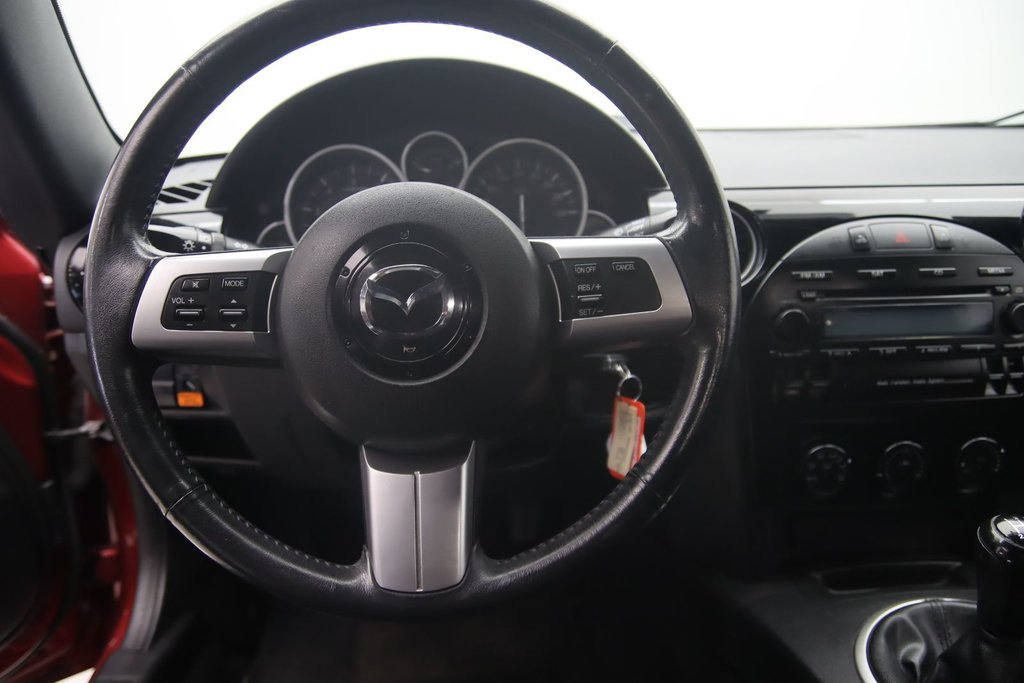 2008 Mazda MX-5 GX in Chicoutimi, Quebec - 9 - w1024h768px