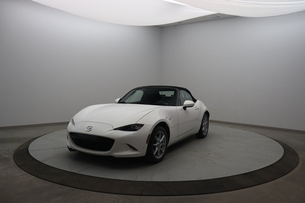 2016 Mazda MX-5 in Jonquière, Quebec - 1 - w1024h768px