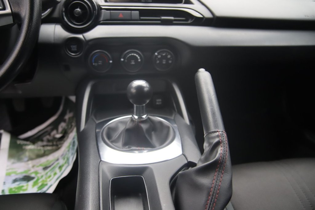 2016 Mazda MX-5 in Jonquière, Quebec - 11 - w1024h768px