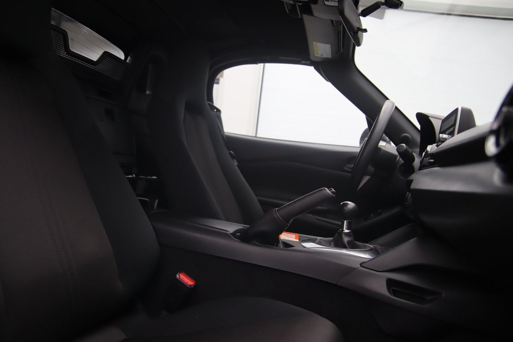 2016 Mazda MX-5 in Jonquière, Quebec - 13 - w1024h768px