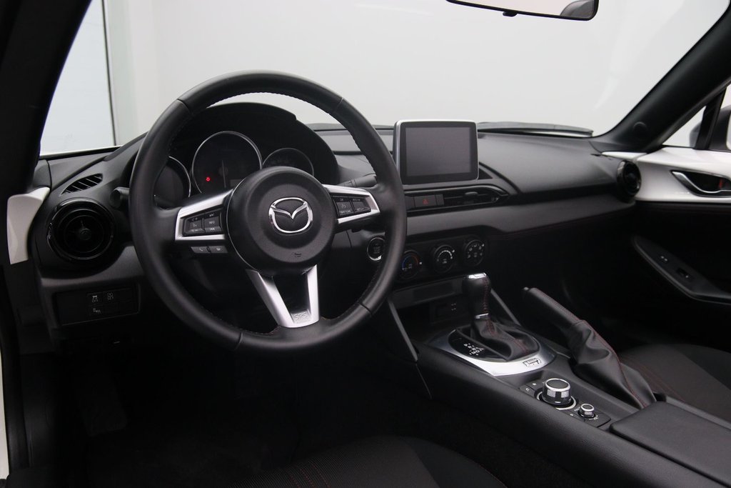 2017 Mazda MX-5 in Jonquière, Quebec - 7 - w1024h768px
