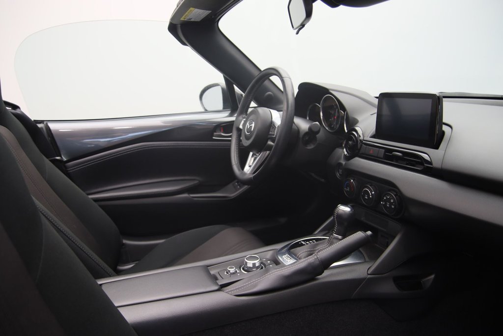 2020 Mazda MX-5 GS in Chicoutimi, Quebec - 13 - w1024h768px