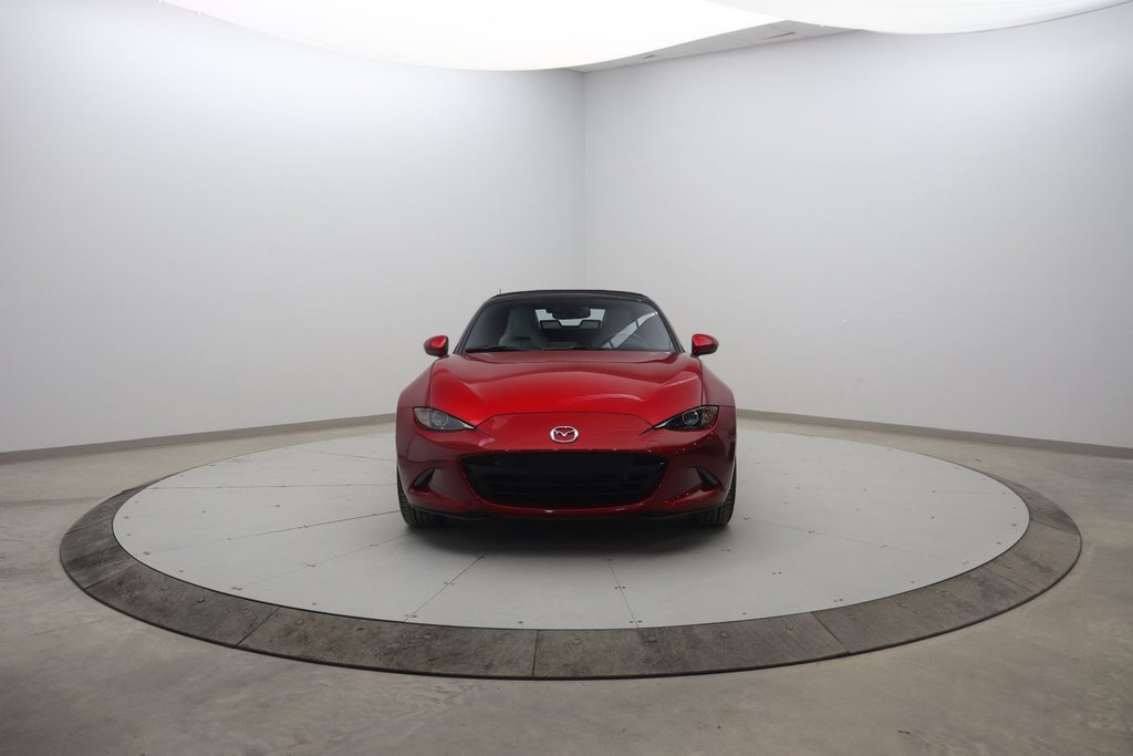 2023 Mazda MX-5 in Baie-Comeau, Quebec - 2 - w1024h768px