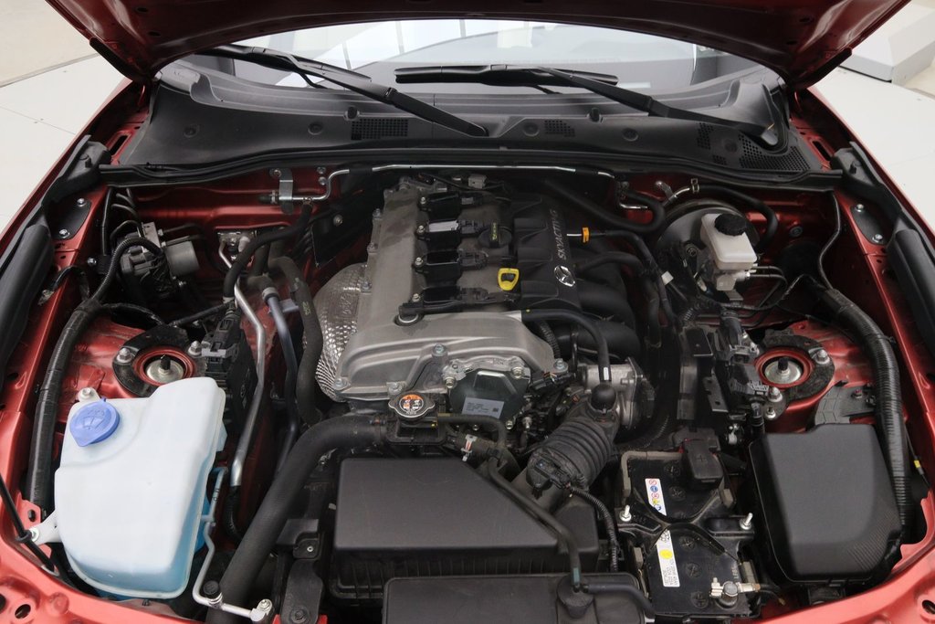 2023 Mazda MX-5 in Baie-Comeau, Quebec - 12 - w1024h768px