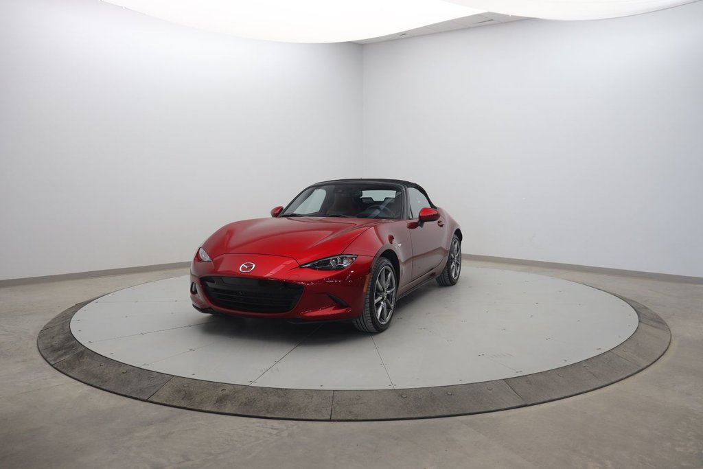 2023 Mazda MX-5 GT in Chicoutimi, Quebec - 1 - w1024h768px