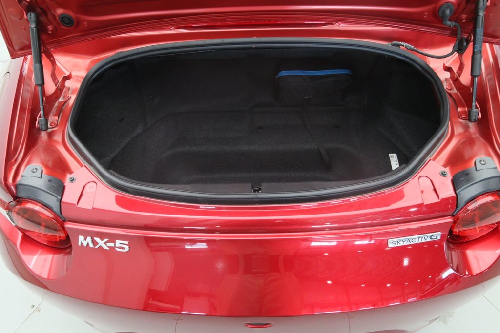 2023 Mazda MX-5 GT in Chicoutimi, Quebec - 15 - w1024h768px