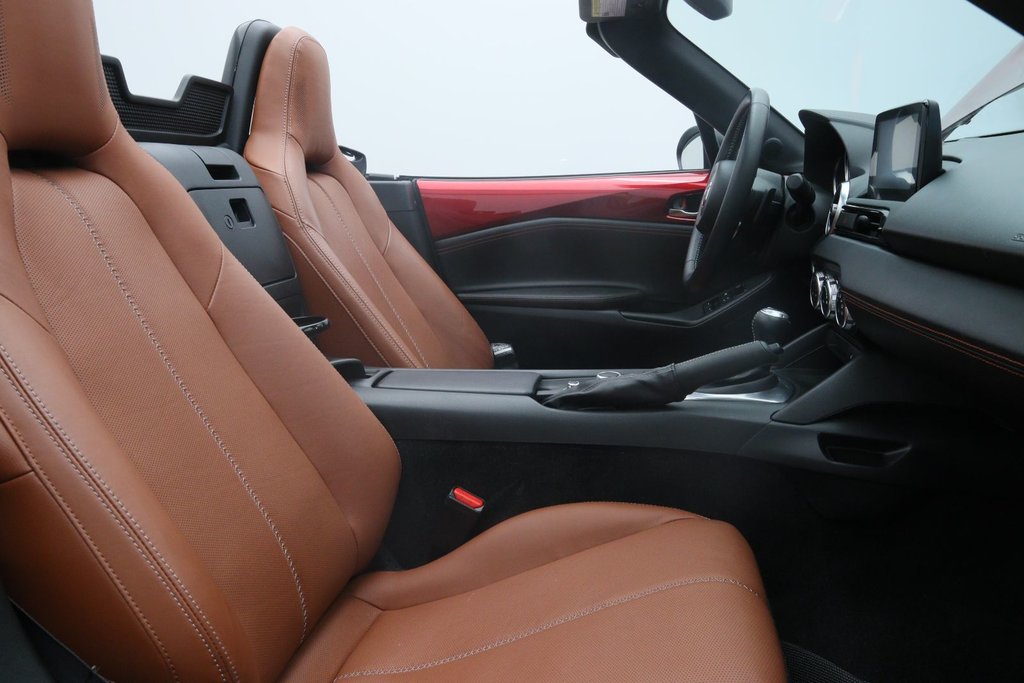 2023 Mazda MX-5 GT in Chicoutimi, Quebec - 13 - w1024h768px